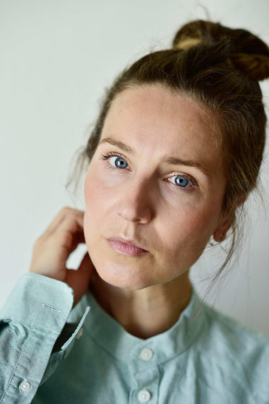 Portrait Laura Sophia Landauer, Schauspielerin und Sprecherin