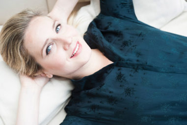 Portrait Laura Sophia Landauer, Schauspielerin und Sprecherin